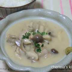 รูปของ 鶏とキノコのクリーム煮　山葵添え♪　