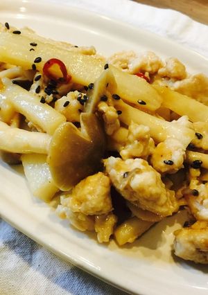 シメジと山芋のピリ辛味噌甘ダレ鶏そぼろ-レシピのメイン写真
