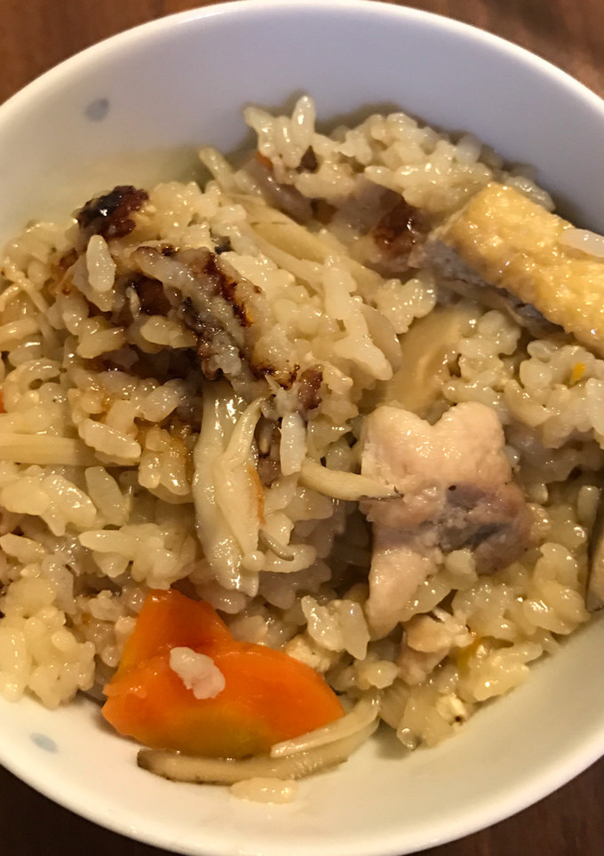 出汁が決め手、鶏ときのこの炊き込みご飯-レシピのメイン写真
