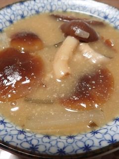 栗茸など5種きのこ・大根の味噌煮・田舎風-レシピのメイン写真