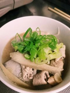 里芋、大根…根菜たっぷり豚モツ味噌汁-レシピのメイン写真