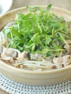 豆苗ともやしのごまみそ鍋-レシピのメイン写真