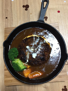 あつあつ爆弾ハンバーグカレーソース煮込み-レシピのメイン写真