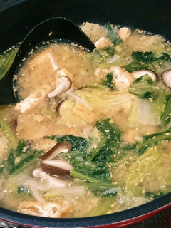白菜・小松菜たっぷりな味噌汁-レシピのメイン写真