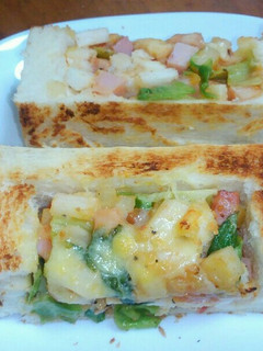 在り合わせで野菜炒めのチーズトースト-レシピのメイン写真