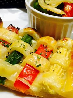魚焼きグリルで♡鮮やか編みベジチーズパイ-レシピのメイン写真