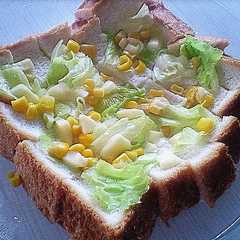รูปของ 離乳食後期☆簡単パンのレンジ煮♪