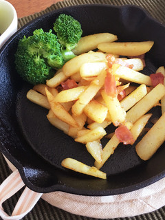 じゃがいもとベーコンの簡単炒め、カレー味-レシピのメイン写真