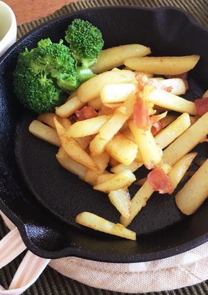 じゃがいもとベーコンの簡単炒め、カレー味-レシピのメイン写真
