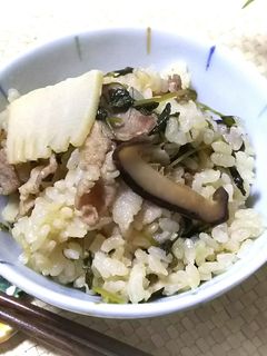 豆苗入り中華風炊き込みご飯-レシピのメイン写真