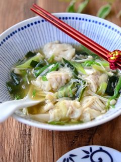 ワンタンと春雨の食べるわかめスープ鍋-レシピのメイン写真