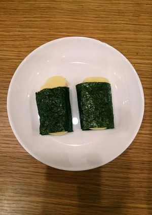 美味しいおもちの食べ方☆チーズのり巻き-レシピのメイン写真