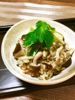 あごだし香る〜きのこたっぷり炊き込みご飯-レシピのメイン写真