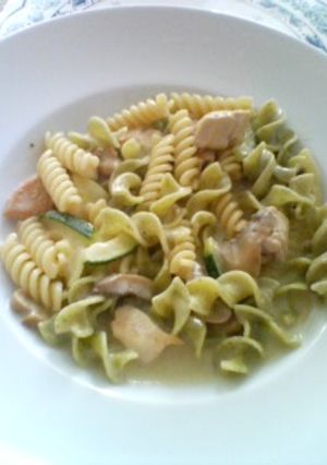 ココナッツミルクでクリームパスタ-レシピのメイン写真