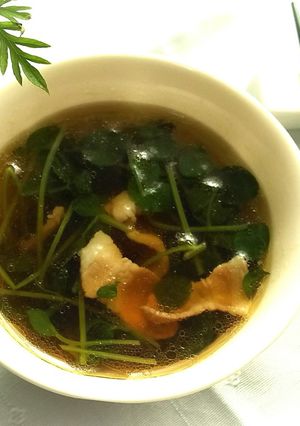 豆苗と豚肉のスープ-レシピのメイン写真