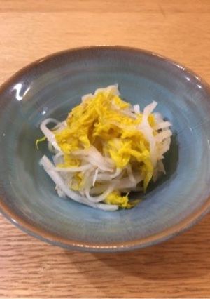 秋の彩り♪菊と大根の簡単なます-レシピのメイン写真