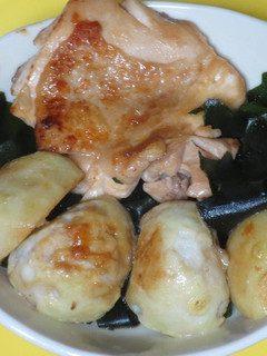鶏ももと生わかめの生だしつゆ炒め-レシピのメイン写真