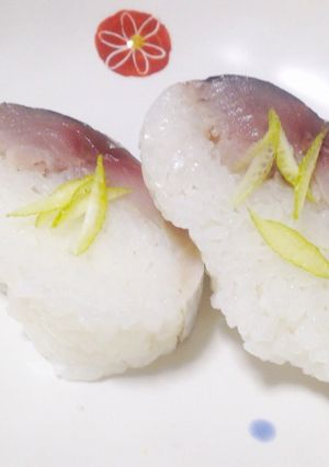ラップで簡単!柚子香る鯖の押し鮨-レシピのメイン写真