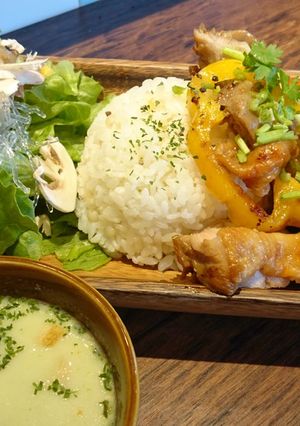 パクチーの根っこソースチキン-レシピのメイン写真