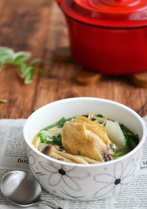 手羽先とニラの食べる生姜スープ鍋-レシピのメイン写真