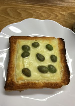 黒枝豆をのせたチーズトースト-レシピのメイン写真