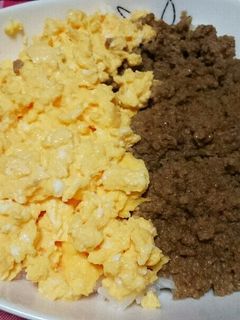 レンジだけ!そぼろと卵の二色丼-レシピのメイン写真