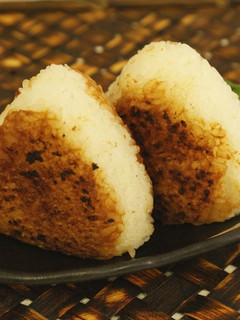 塗って焼くだけ!みそ焼きおにぎり-レシピのメイン写真