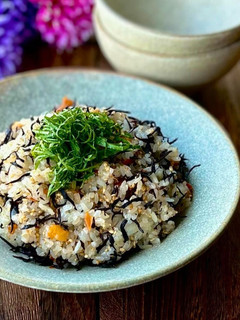 梅ひじきご飯-レシピのメイン写真