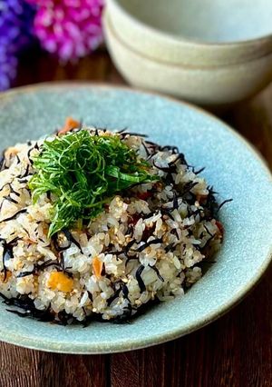 梅ひじきご飯-レシピのメイン写真