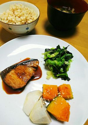 蒸し野菜(写真手前)-レシピのメイン写真