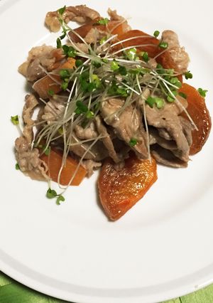 柿と豚肉の秋色炒め-レシピのメイン写真