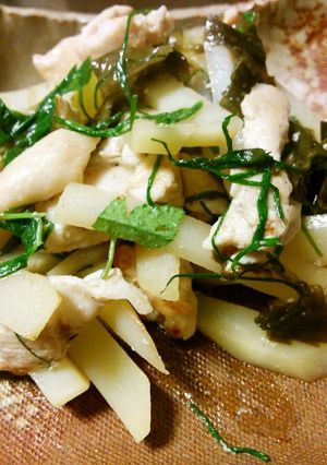 鶏胸とじゃが芋と若布と三葉の柚子胡椒炒め-レシピのメイン写真