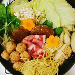 野菜たっぷりな鍋ラーメン-レシピのメイン写真