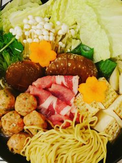 野菜たっぷりな鍋ラーメン-レシピのメイン写真