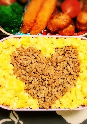 かわいい♪ハートの❤鶏そぼろ❤弁当-レシピのメイン写真
