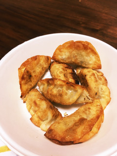 子供喜ぶ!余った餃子の皮でサツマイモ餃子-レシピのメイン写真