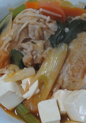 豚バラスライスでうどん団子を巻いた鍋-レシピのメイン写真