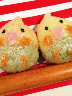 キャラ弁☆干支おにぎり☆カラフルインコ-レシピのメイン写真