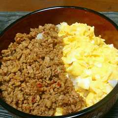 รูปของ 雑！男飯流2色丼