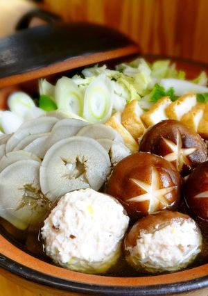 春日部産野菜で♪まるごと椎茸つくね鍋-レシピのメイン写真