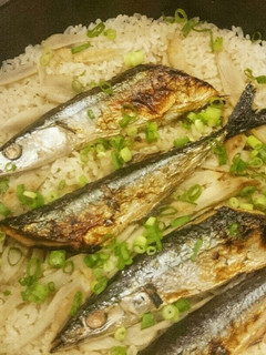 秋刀魚(サンマ)の土鍋ごはん-レシピのメイン写真