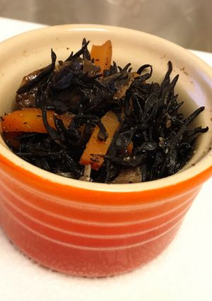 芽ひじきと黒豆の炒り煮-レシピのメイン写真