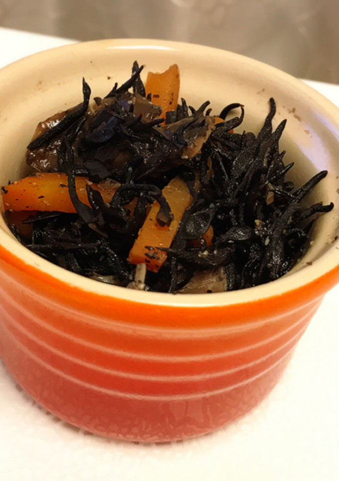 芽ひじきと黒豆の炒り煮-レシピのメイン写真