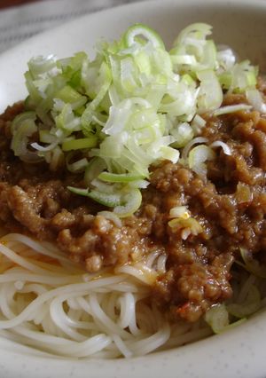 簡単肉みそでピリ辛そうめん-レシピのメイン写真