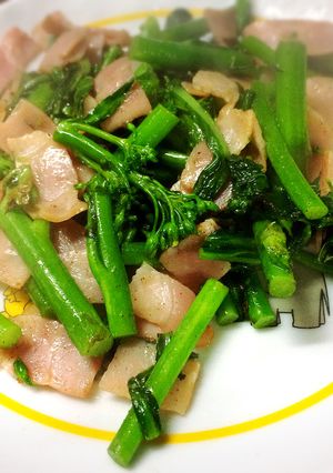 ハナッコリーとベーコンの炒め物-レシピのメイン写真