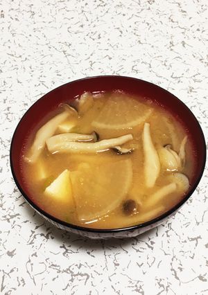 生姜で温か♡しめじと大根の中華風味噌汁-レシピのメイン写真