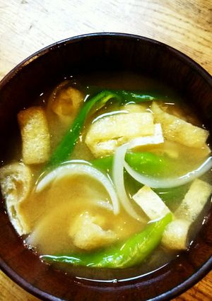 甘獅子唐と玉ねぎと油揚げの味噌汁-レシピのメイン写真