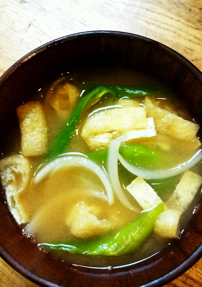 甘獅子唐と玉ねぎと油揚げの味噌汁-レシピのメイン写真