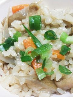 簡単!美味しい!鶏ごぼうの炊き込みご飯♡-レシピのメイン写真