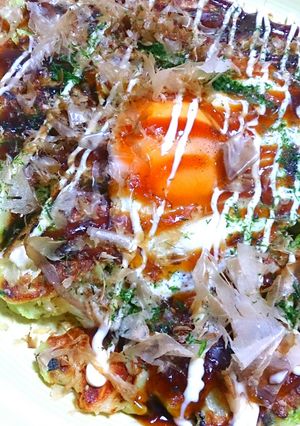 カリふわトロリなお好み焼きon目玉焼き-レシピのメイン写真